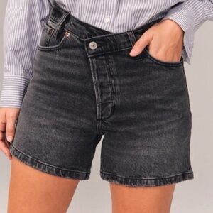 Abercrombie The Dad Short Criss Cross High Rise